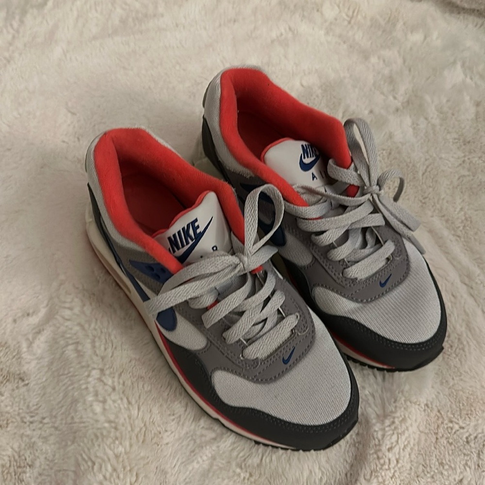 Nike Air - Lightly Worn!